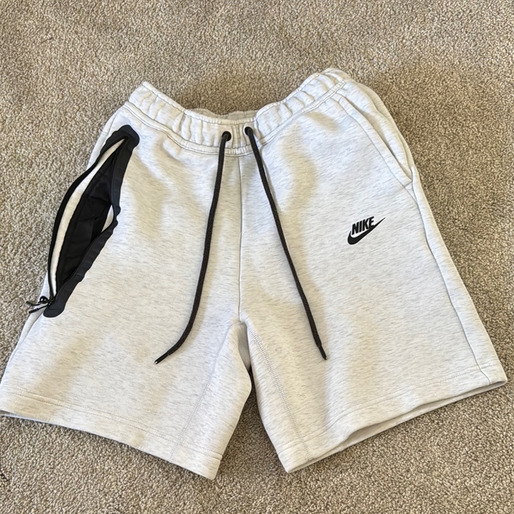 Nike Sportswear Tech Fleece Men's Gray Shorts